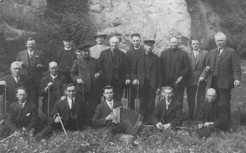 Uitgaansdag koor Valkenburg 1929-1UT.jpg